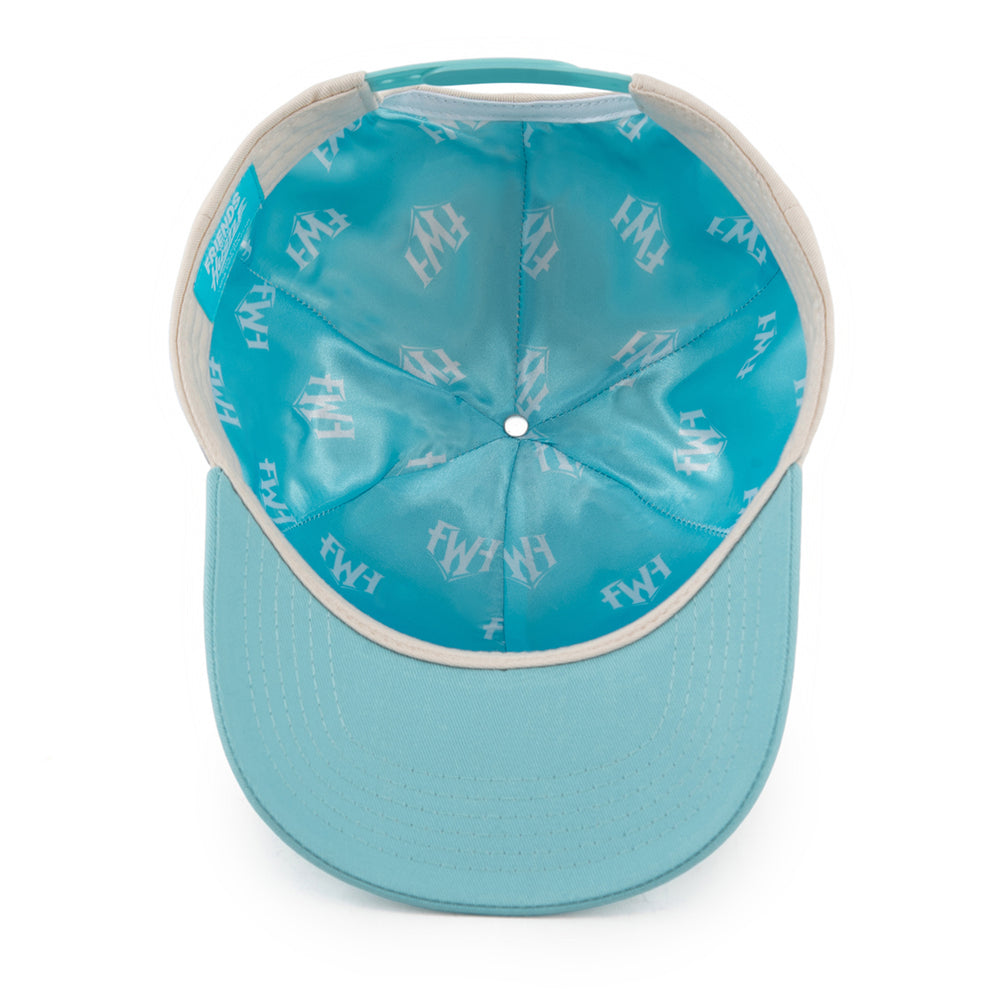 Ein Blick ins Satin-Innenfutter unserer Cap